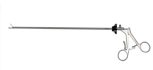 Зажим эндоскопический окончатый (5мм с металлической рукояткой и фиксацией)